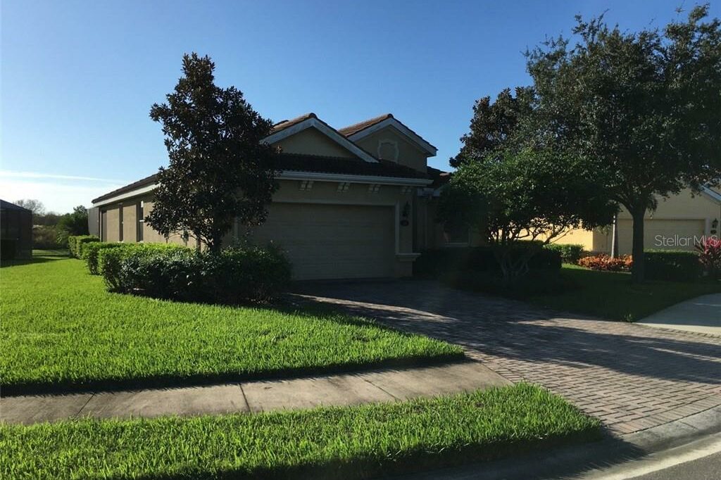Stunning Lakefront home available for rent